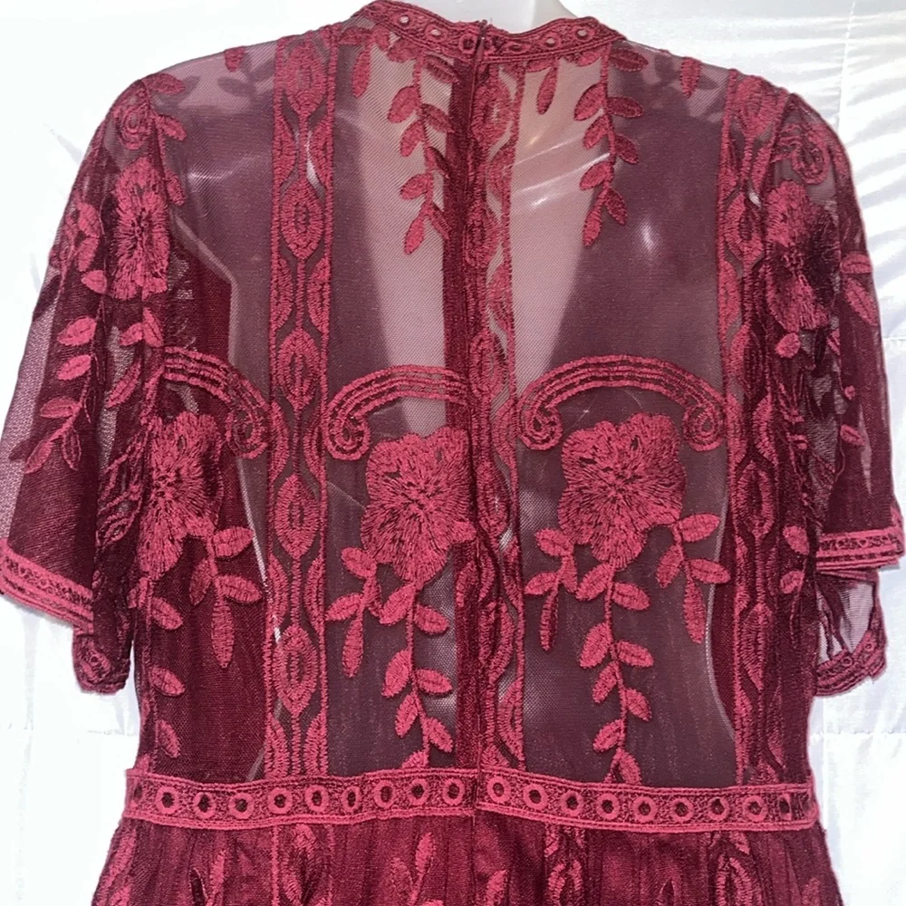 BELLA ELLA BOUTIQUE XL Light My Fire Deep V Neck Lace Wine Maxi Dress - Picture 9 of 16